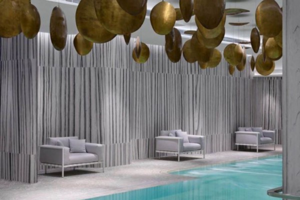 山城夜色，重庆男子的狂欢时光